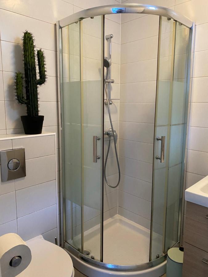 Charmant Appartement A Theme Proche Paris Монтрей Екстериор снимка