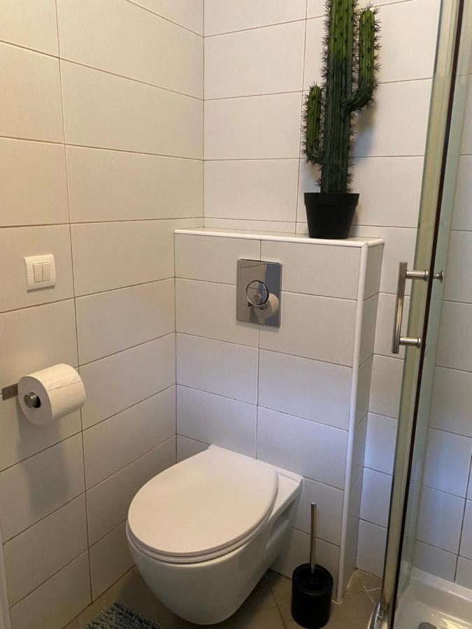 Charmant Appartement A Theme Proche Paris Монтрей Екстериор снимка